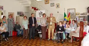 El secretario xeral, en su visita a la Sociedade Beneficente Rosalía de Castro de São Paulo.