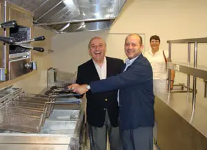  H&eacute;ctor Fern&aacute;ndez, Ricardo Varela y Marisol Soneira, en el Centro Galicia.