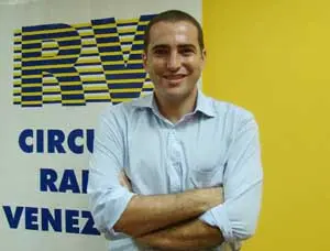 El cónsul adjunto, Jorge Peralta.