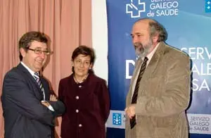 La conselleira de Sanidade visita el hospital de día de Ourense.