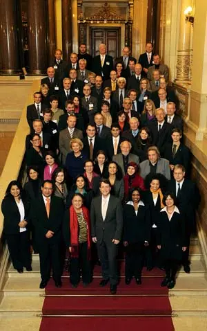  Los miembros del Consejo de Integración de Hamburgo. Carmen Behrens está en primera fila.