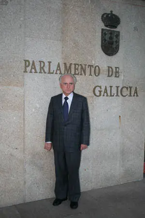 Castelao lleva con orgullo el haber sido el primer diputado de la Emigración en el Parlamento gallego.