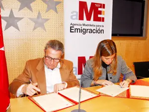 Victoria Cristóbal, durante la firma del convenio con Apoyar.