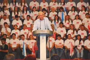  Emilio Pérez Touriño, durante su intervención en el mitin.