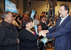  Mariano Rajoy saluda a los asistentes al mitin que ofreció el pasado sábado en la localidad de Bussigny.