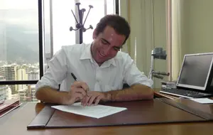  “La actitud de todos los ciudadanos que han venido aquí, al Consulado, ha sido de comprensión al operativo que hemos estado desarrollando”.