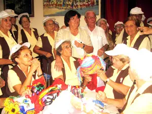 Guillermina Hernández fue arropada por los mayores canarios en Cuba.