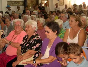 Los castellano-leoneses residentes en La Habana arroparon al responsable de políticas migratorias de la comunidad.