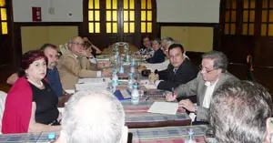 Parte de los consejeros del CRE presentes en la sesión del pasado 17 de febrero.