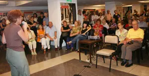  En la sede del PSOE se sigui&oacute; el recuento con expectaci&oacute;n.