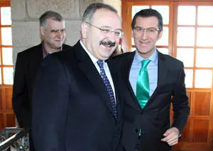  Feij&oacute;o, con el presidente del Consello da Cultura Galega, Ram&oacute;n Villares.