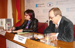  Marisol L&oacute;pez y Luis Alonso Girado, durante la presentaci&oacute;n.