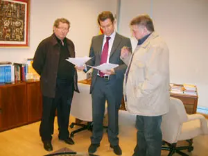  Alberto N&uacute;&ntilde;ez Feij&oacute;o, junto a Eduardo Cu&ntilde;a y D&iacute;az Fuentes, durante su encuentro de la semana pasada.
