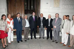 Los presidentes de las casas posan antes de la reunión.