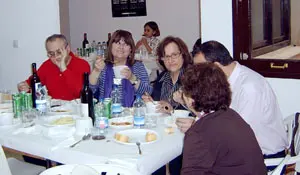 Un momento de la comida de hermandad celebrada en la nueva sede.