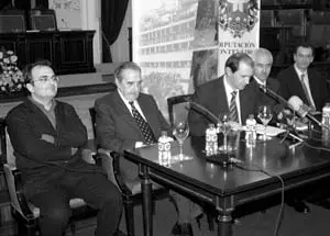 Raul Alfonsín, en la presentación de un libro en la Diputación de Pontevedra, durante su visita a Galicia de 2003.