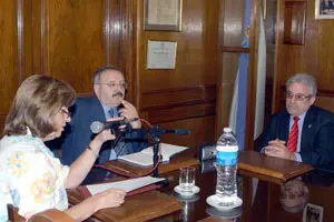 Mar&iacute;a Aurora Barbeito, Ram&oacute;n Villares, Julio Mart&iacute;nez Fern&aacute;ndez, en la conferencia del Centro Gallego.