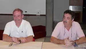  Carlos Carreira y Luis Soto, durante la Asamblea del 22 de abril.