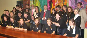 El grupo de jóvenes de la Casa de Castilla y León de México fueron recibidos por Félix Colsa.