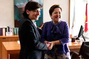  Rubio saluda a la nueva conselleira de Sanidade, Pilar Farjas.