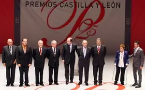 Imagen de los galardonados con los Premios Castilla y León en el nuevo Palacio de Congresos de Ávila, donde se entregaron los premios de este año.
