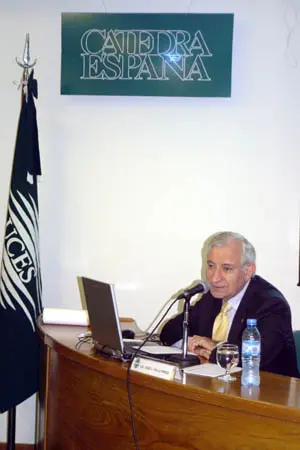   Jos&eacute; Carlos Valle, durante su charla. 