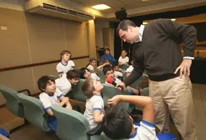 Ricardo Cortés, durante su visita al Colegio Santiago Apóstol.