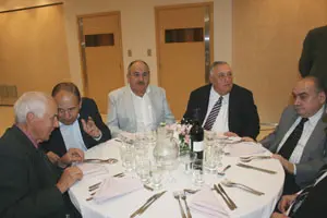  Una de las mesas de la cena del Centro Galicia.