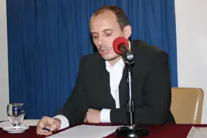  Juan Jes&uacute;s S&aacute;nchez Mui&ntilde;o, durante su disertaci&oacute;n en el Centro Galicia.