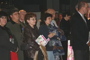  Parte del p&uacute;blico asisente al acto.