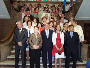 Recepción en el Ayuntamiento de León a representantes distintos centros regionales asentados en Castilla León.