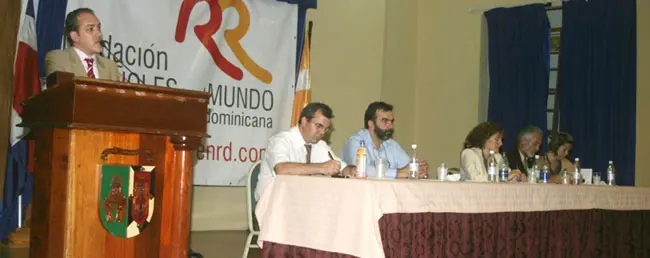  Agustín Torres, durante la conferencia en la Universidad Católica de Santo Domingo.
