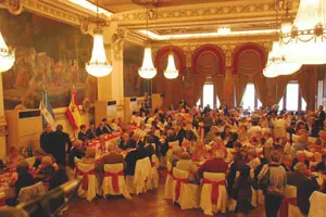 El salón del Club Español presentó un gran aspecto.