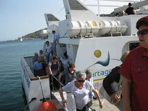  Los miembros de Asaler, durante el desembarco.