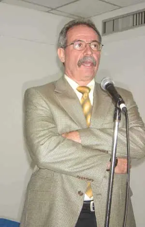  Carlos Carreira no se presentar&aacute; a la reelecci&oacute;n.