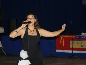  Marita Tuero cantó temas españoles, pasadobles y otros ritmos locales.