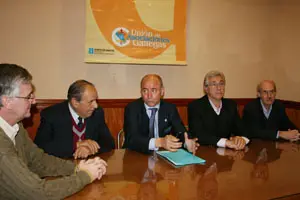  El secretario xeral, durante su reunión con los dirigentes de la Unión de Asociaciones Gallegas.