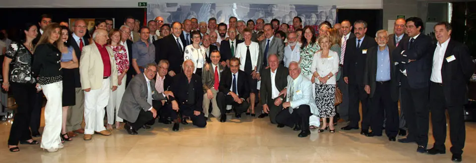  El ministro Corbacho posó con todos los consejeros, durante su visita al Consejo General.