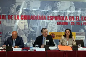  Ruiz con los representantes de los partidos políticos.