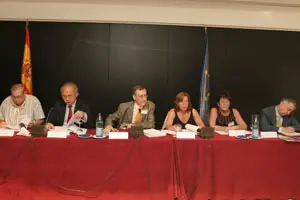  Francisco Ruiz y los presidentes de las respectivas comisiones delegadas presentan las propuestas.