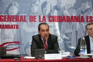 Agustín Torres, durante su intervención en el pleno del CGCEE.