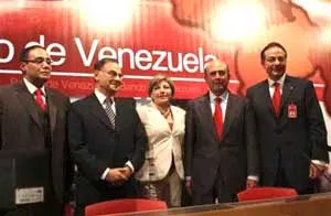 El nuevo presidente del Banco de Venezuela, Eugenio Vásquez Orellana; el ministro de Finanzas, Alí Rodríguez Araque; Margarita Gracia, presidenta de Bancoex; Emilio Botín-Sanz, presidente del Grupo Santander; y Michel Goguikian, ex presidente de