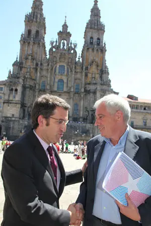  El presidente de la Xunta expuso su propuesta sobre financiaci&oacute;n al l&iacute;der del BNG, Guillerme V&aacute;zquez.