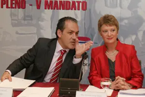 Agustín Torres y Consuelo Rumí, durante el pasado Pleno.