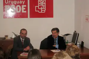 Javier Barrado, durante un acto en la sede del PSOE Uruguay.