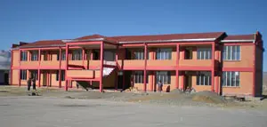 Colegio inaugurado en Bolivia gracias a las ayudas aportadas por el Principado de Asturias. 