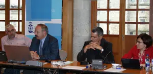 El&iacute;as Torres, Ram&oacute;n Villares, Carlos Quiroga y Carme Vilari&ntilde;o, durante la clausura del encuentro. 