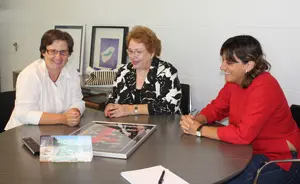  De izquierda a derecha, María José Ramos, Hilda Avello y Ana Rivas, durante el encuentro de la semana pasada.