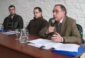  Carlos Zubillaga, director del CEGAL, durante su disertaci&oacute;n.