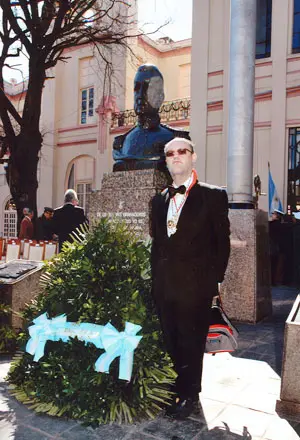 José Rodríguez Velasco, durante la ofrenda floral.